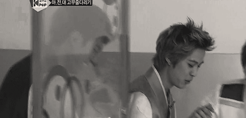 blondho:  Seungho blowing on Mir’s boo-boo after he wounded him during the rubber band game 