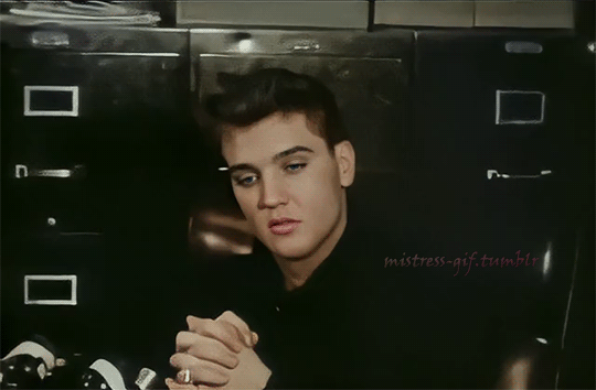 0c3f76c29b65bd09f9477416060abe58c0d19bc0.gifv