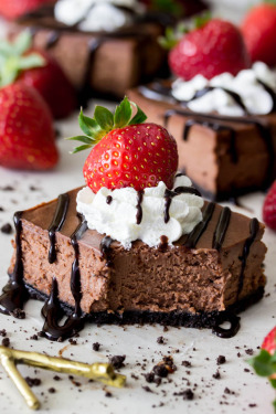 verticalfood:  Chocolate Cheesecake Bars   