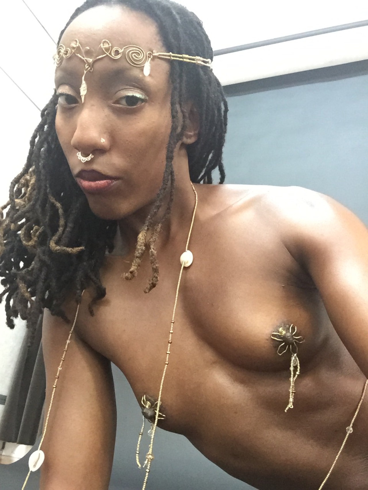 queenlionesss:  Just some photos in my phone…  Sexy pretty beautiful lady sexy