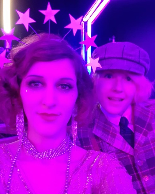 Crazy, magic 20’s party colorful selfies@fandocracia@bcnwitchmarket. #20s #magicroaring2