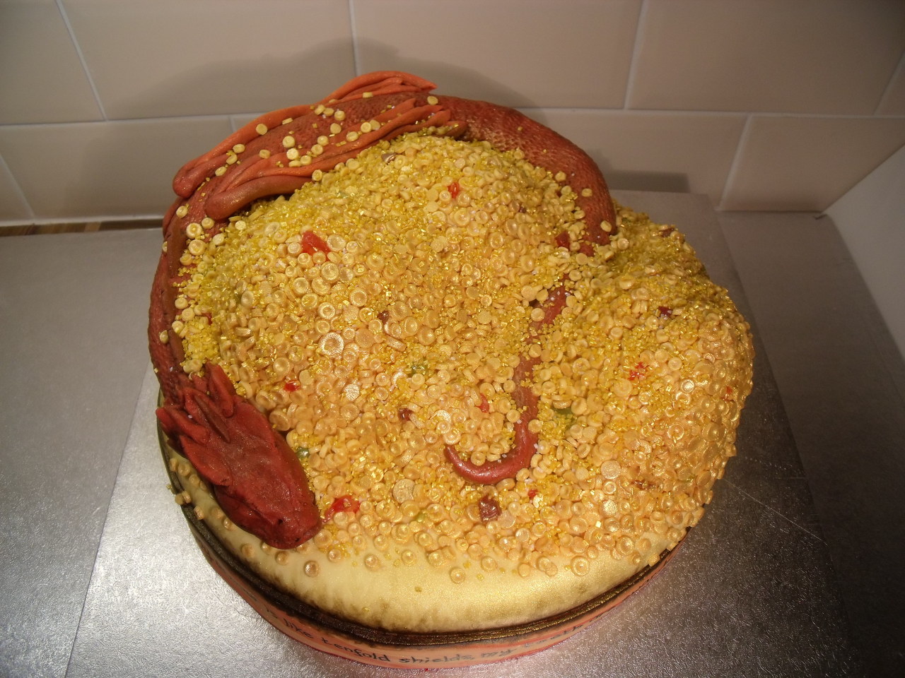 cupcakesandqwaffles:  My Smaug/Hobbit cake, titled ‘The Decoration of Smaug’