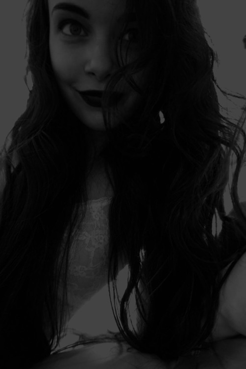 faeyries:  figured it was about time i put a face to the name (or blog i guess) so hi!!
