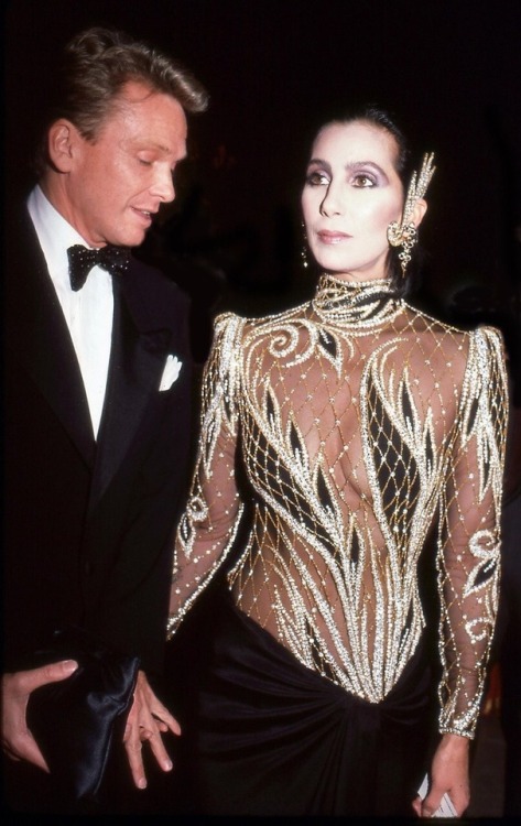 evil-woman:Cher at the Met Gala, 1985