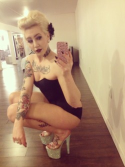 clearheelwhores:  Cool tats
