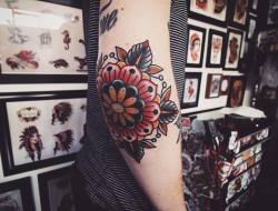shannonhodgkin: Elbow Mandy thanks a lot Ashleigh! If you’d like one of these tattooed send me an email to shannonhodgkin@gmail.com thanks!! #mandalatattoo #traditionaltattoo #melbournetattoo #melbourneart #elbowtattoo #flowertattoo #geometrictattoo