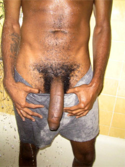 blksub4blkdom:  Nothin like some good uncut dick