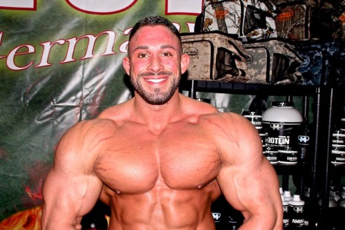 myfavoritemusclemen:  Kevin Wolter