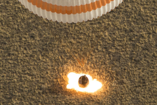 bobbycaputo:  The International Space Station: Expedition 36  Last May, the astronauts aboard the International Space Station (ISS) started Expedition 36, beginning a 166-day mission conducting experiments in microgravity while orbiting the Earth more