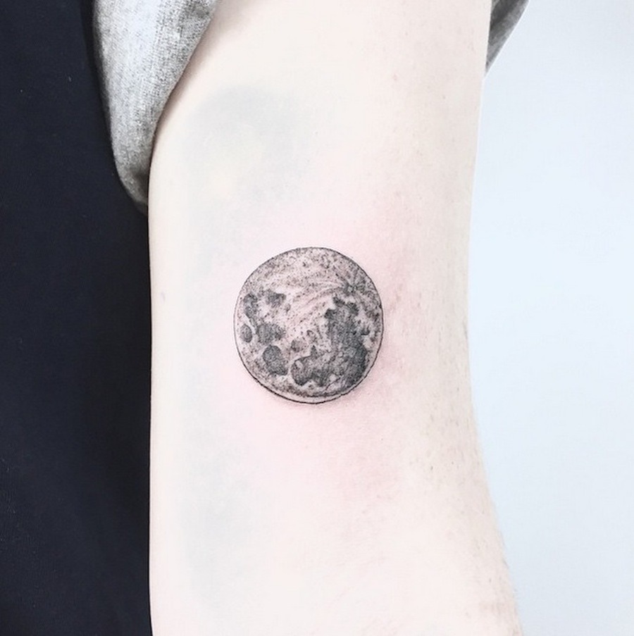 culturenlifestyle:  Unconventional Minimalist Tattoos An illustrator and graphic