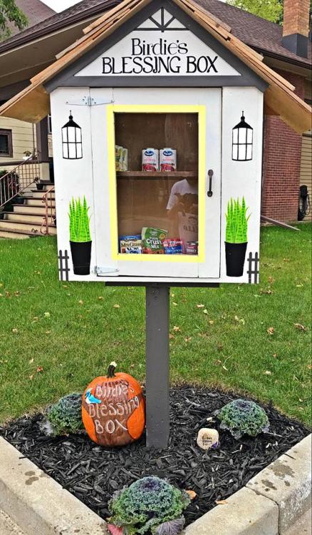 solarpunkwobbly: The Little Free Pantry Project The Little Free Pantry utilizes a familiar, compelli