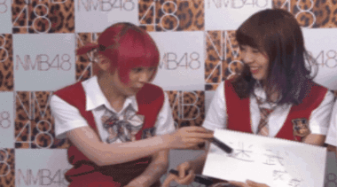 ali-vasion:Momoka noticed you! ₍ (◕ ʜ ◕ )