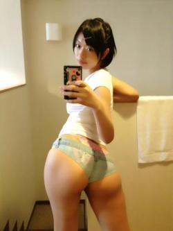 japanesegirllover:  https://twitter.com/yukakuramoti