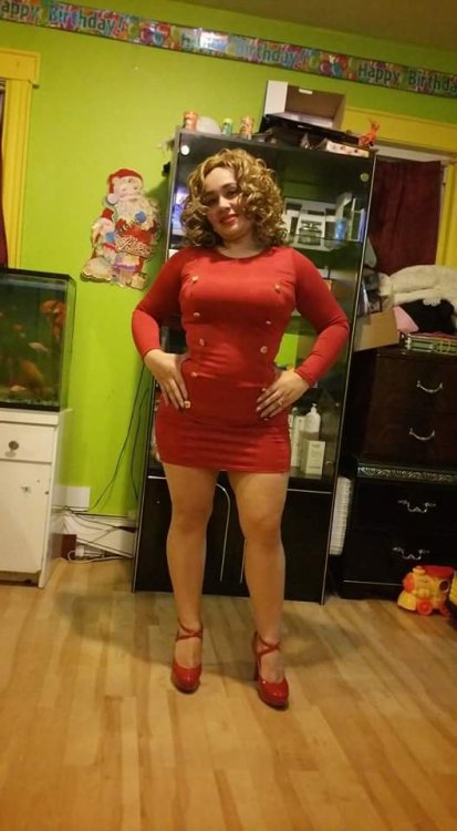 latinashunter:  Sexy Latina MILF!