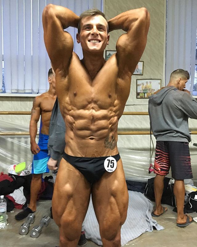   Евгений Михайленко ( @eugene_aesthetics_official )