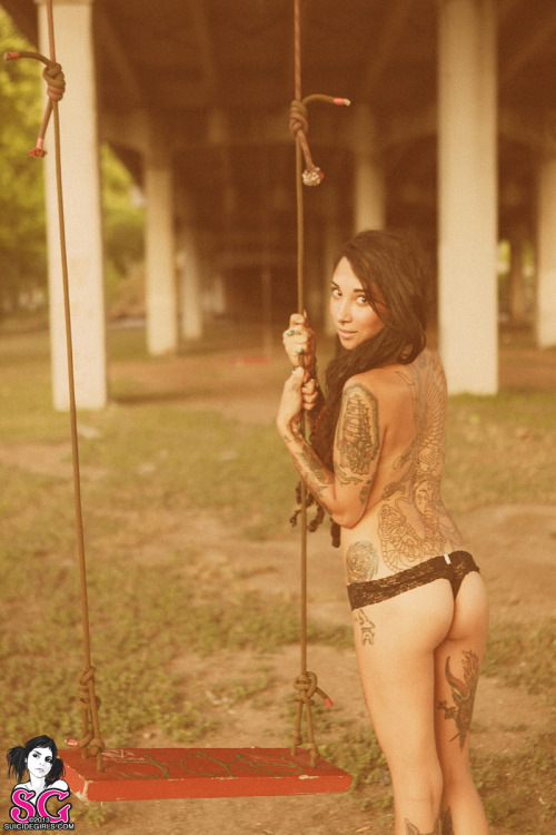 XXX past-her-eyes:  Galaxy Suicide   galaxy.suicidegirls.com photo