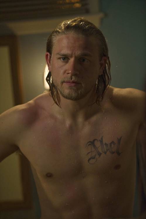 nicky-angel:Some Shirtless Charlie for you all ;)