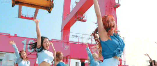 yvesha:loona // hi high mv