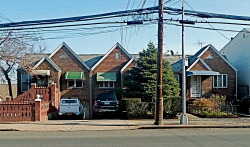 wanderingnewyork:  Houses in Maspeth, Queens