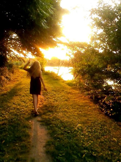 changingglater:  Photographs taken at a lake in Oaklyn, New Jersey.  Model: Chelsea Francis Rettberg (my sister)