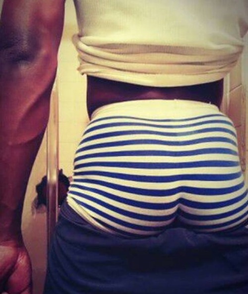 305voyeur:  topjerzee:  Topjerzee.tumblr.com  Lawd have mercy! I wish I had an ass like that.
