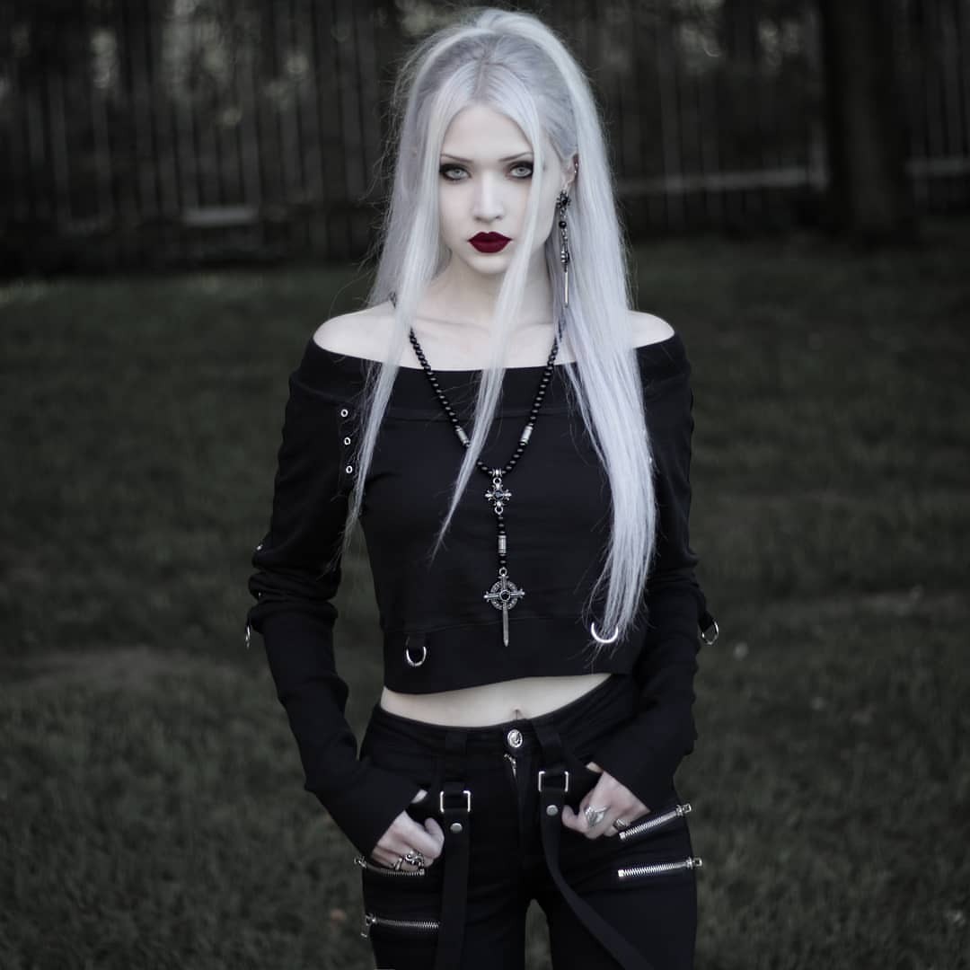 Model: Anastasia EG Welcome to Gothic and Amazing 