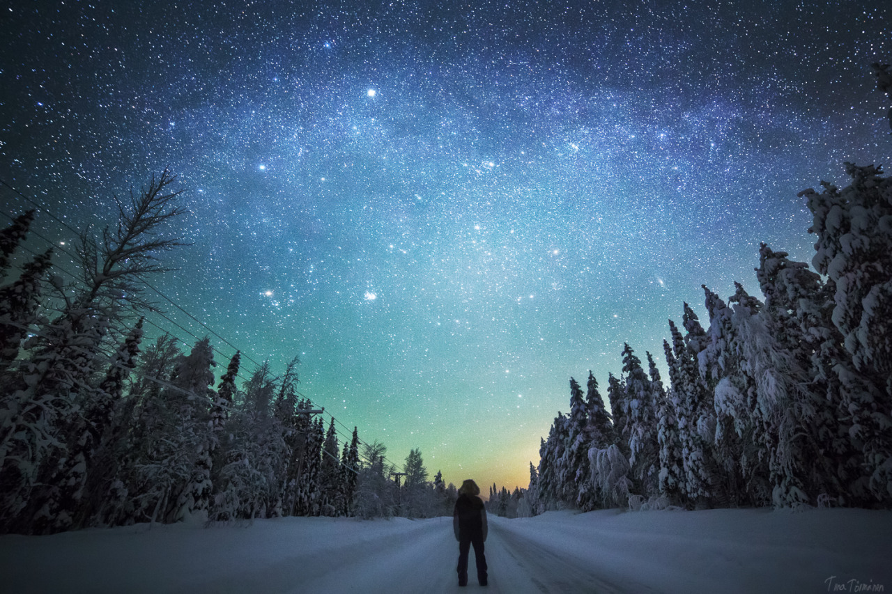 tiinatormanenphotography:Night walk.  I really love winter nights, cold but there