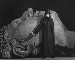 crimsonkismet:Gary Oldman for Bram Stoker’s Dracula (1992) https://painted-face.com/