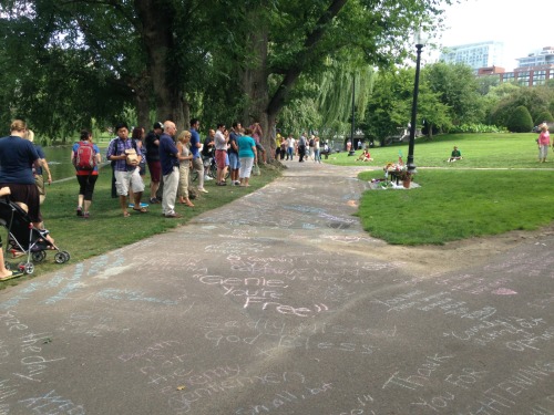 redbarracuda:  I decided to visit the Boston Public Gardens today, to see the bench from Good Will Hunting, so I could pay my respects to one of my idols. I wasn’t alone, as crowds of young and old stood near, bound together by sadness. Rest in peace