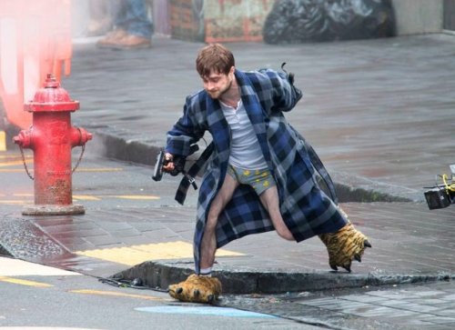 titillatingtubist:spoookiepie:ruinedchildhood:Daniel Radcliffe on set of Guns AkimboWe live in such 