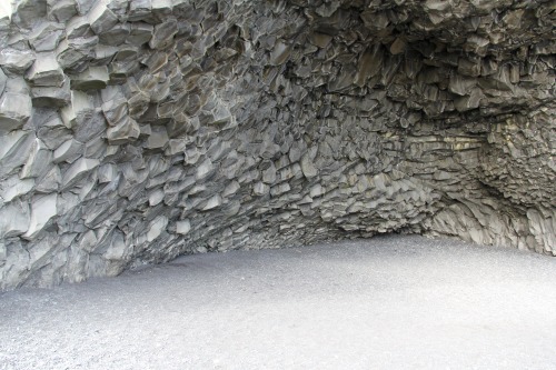 earlandladygray: The other-worldly basalt rock formations on Reynisfjara Beach, Iceland.