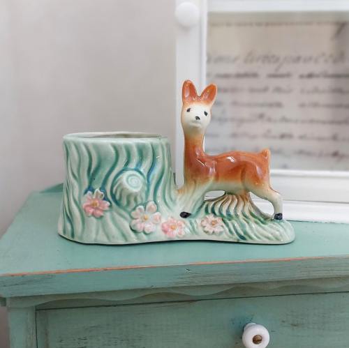 figdays:    Mid-Century Kitsch Deer Planter