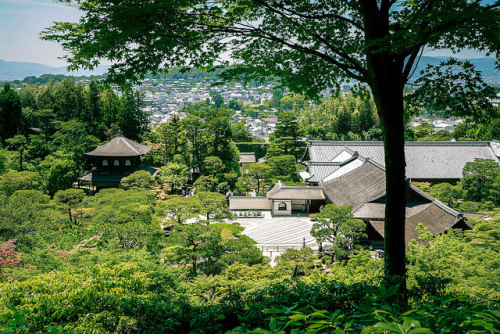 Ginkaku-ji Temple (銀閣寺) with Kyoto (京都) City Skyline by TOTORORO.RORO on Flickr.