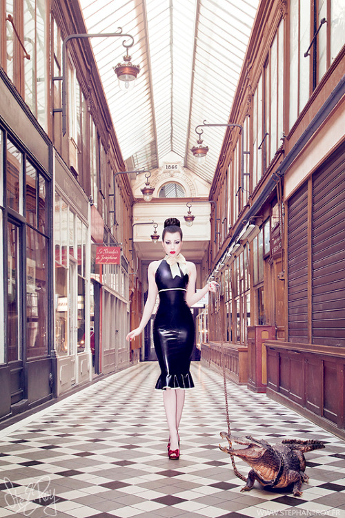 Walking my Crocodile while shopping in style ;) Photographer: Stéphane Roy Photography Model: Morgan