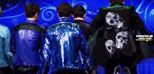 remoisette:  Kai patting Baekhyun and Chanyeol 