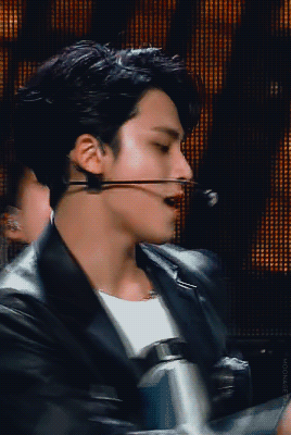 moonagetaedream:  mingyu ✶ left &amp; right [200628]