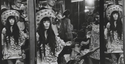 YAYOI KUSAMA. Yayoi Kusama with Harry Shunk, János Kender - Mirror Performance, New York