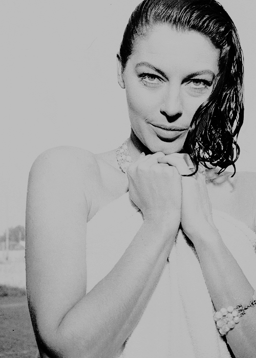 bellalagosa:Ava Gardner on the set of, “The Little Hut” (1957)