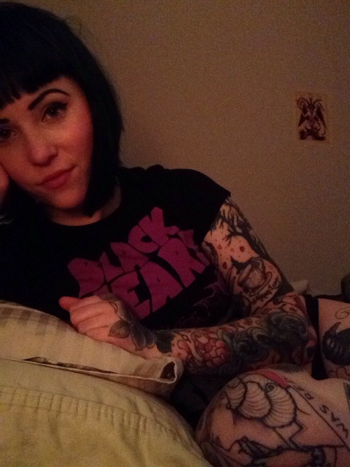 Porn photo kimberlycares:  Bedtime selfies 💚💙