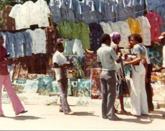 haitiancultureblog:Haiti 1970s & 1980s 🇭🇹 Ayiti Ka Bel Ankor. L’Union Fait La Force “Unity Is Strength” 🇭🇹