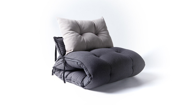 tinyhousedarling:  Bed Turns Into an Armchair 