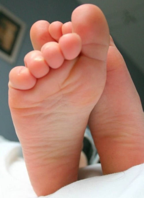Evangeline Hot Feet
