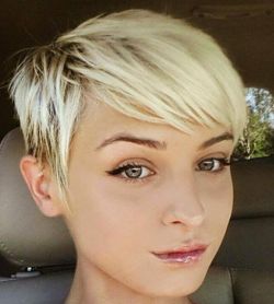 shorthairbeauty:  Pixie Perfect http://ift.tt/1Fj3u3g  Sexy cut