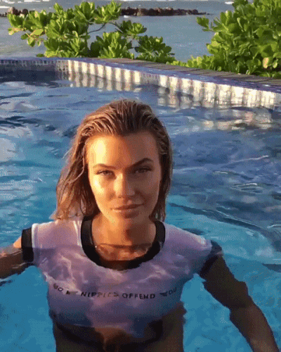 101nude101:  I need this shirt!  