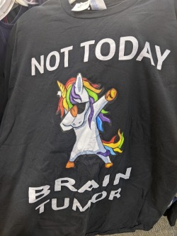 shiftythrifting:  absolutely perplexing shirt