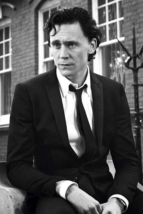 twhiddleston-pics:Tom Hiddleston - David Titlow Photoshoot