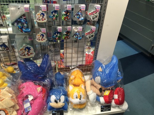 ismyneli:  hardclear:  SEGA Joypolis - Gift Shop  I wanna be, where the hedgehogs are… I wanna see… I wanna see them fasting 