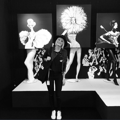 MF! ✌️ #modefabriek #lovemyjob #work #smile #hat #creative #illustration #blackwhite #girl #happy #l