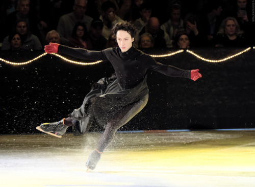 MEGA GALLERY: 3X US national champion, 2X Olympian, and World bronze medalist Johnny Weir reprises h