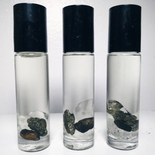 earthoglove: DIY Crystal infused Meditation &amp; Perfume Oil This oil can be used in many 